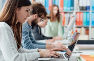Детальніше про статтю Всеукраїнський пробний НМТ від ZNOHUB: протестуй свої знання безоплатно