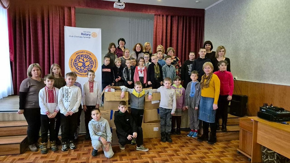 Ви зараз переглядаєте Теплі серця для особливих дітей: візит Rotaru Club “Cherkasy – Synergy”
