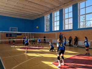 Детальніше про статтю Звенигородщина завершила зональні змагання з волейболу серед дівчат  та юнаків 5-9 класів