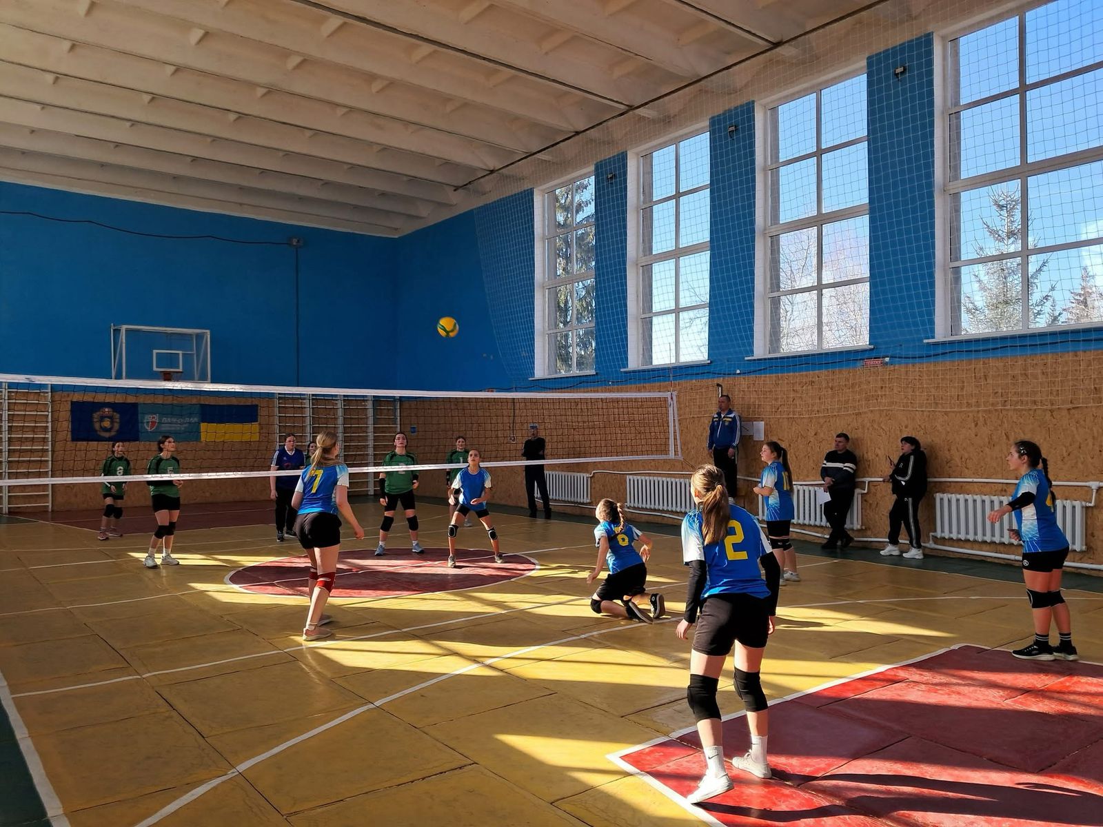 Детальніше про статтю Звенигородщина завершила зональні змагання з волейболу серед дівчат  та юнаків 5-9 класів