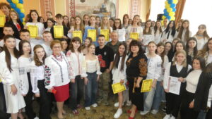 Детальніше про статтю День Героїв в обласному інституті