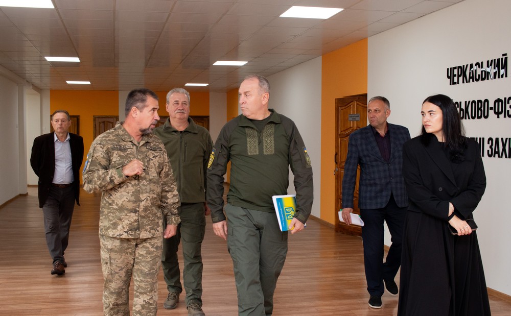 Ви зараз переглядаєте Ігор Табурець провів відкритий урок для ліцеїстів Черкаського ліцею імені Захисників України