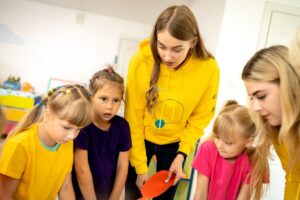 Детальніше про статтю Як встановити контакт з дитиною при психологічній травмі?