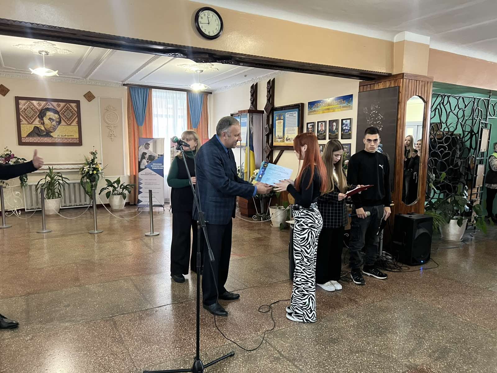 Ви зараз переглядаєте Відзначено студентів-переможців міжнародного мистецького конкурсу