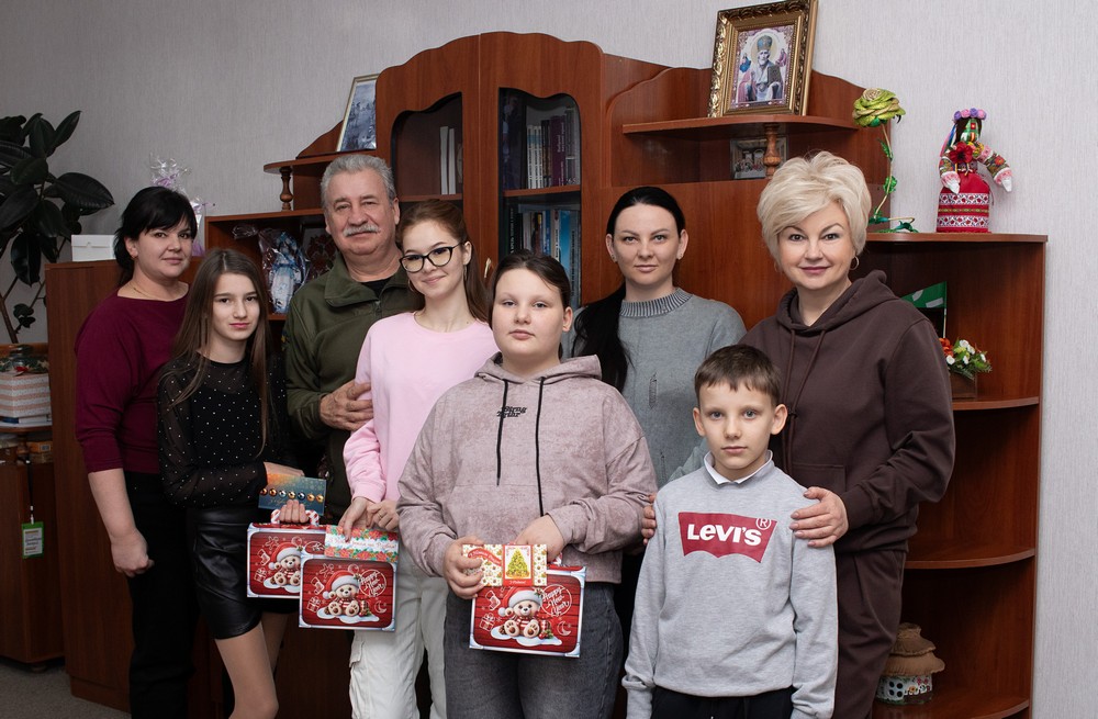 Ви зараз переглядаєте Привітання дітей полеглих воїнів із різдвяними новорічними та святами