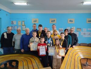 Детальніше про статтю Відбувся обласний етап Всеукраїнських відкритих змагань учнівської молоді з автомодельного спорту (трасові моделі)