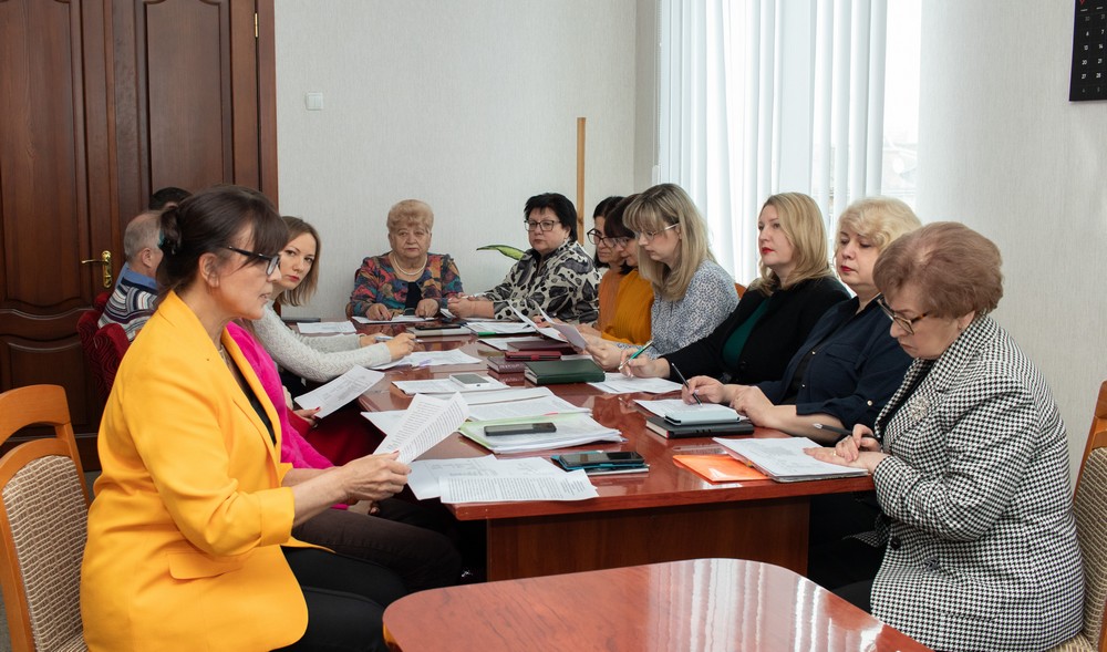 Ви зараз переглядаєте В Управлінні освіти і науки Черкаської ОДА відбулося засідання атестаційної комісії ІІІ рівня