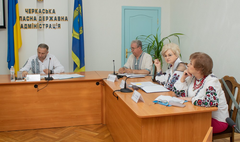 Ви зараз переглядаєте В області обговорили актуальні питання функціонування галузі освіти, молоді та спорту