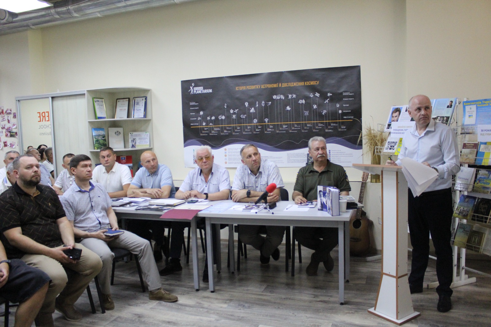 Ви зараз переглядаєте У ЧДТУ відзначили 30-річчя Конституції України та вшанували творців української державності